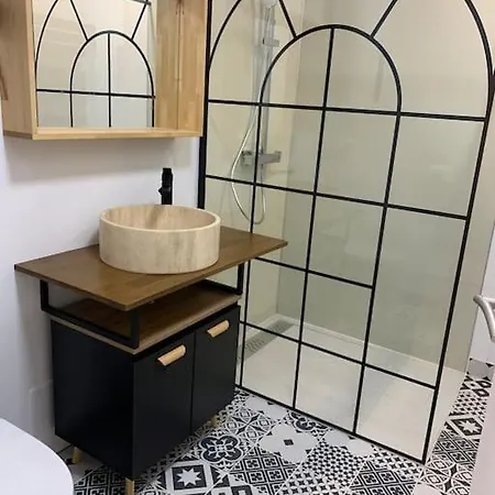 Gite, Maison Entiere Avec Billard Et Bel Espace De Vie La Grange Nyaraló