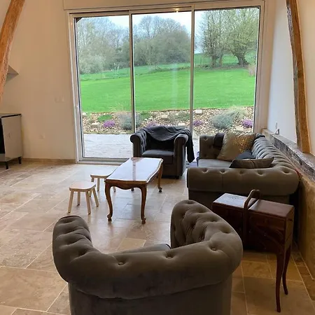 Gite, Maison Entiere Avec Billard Et Bel Espace De Vie La Grange *